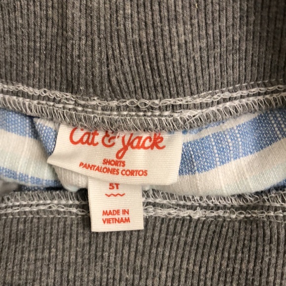 Cat & Jack Shorts - 5T - Picture 3 of 3
